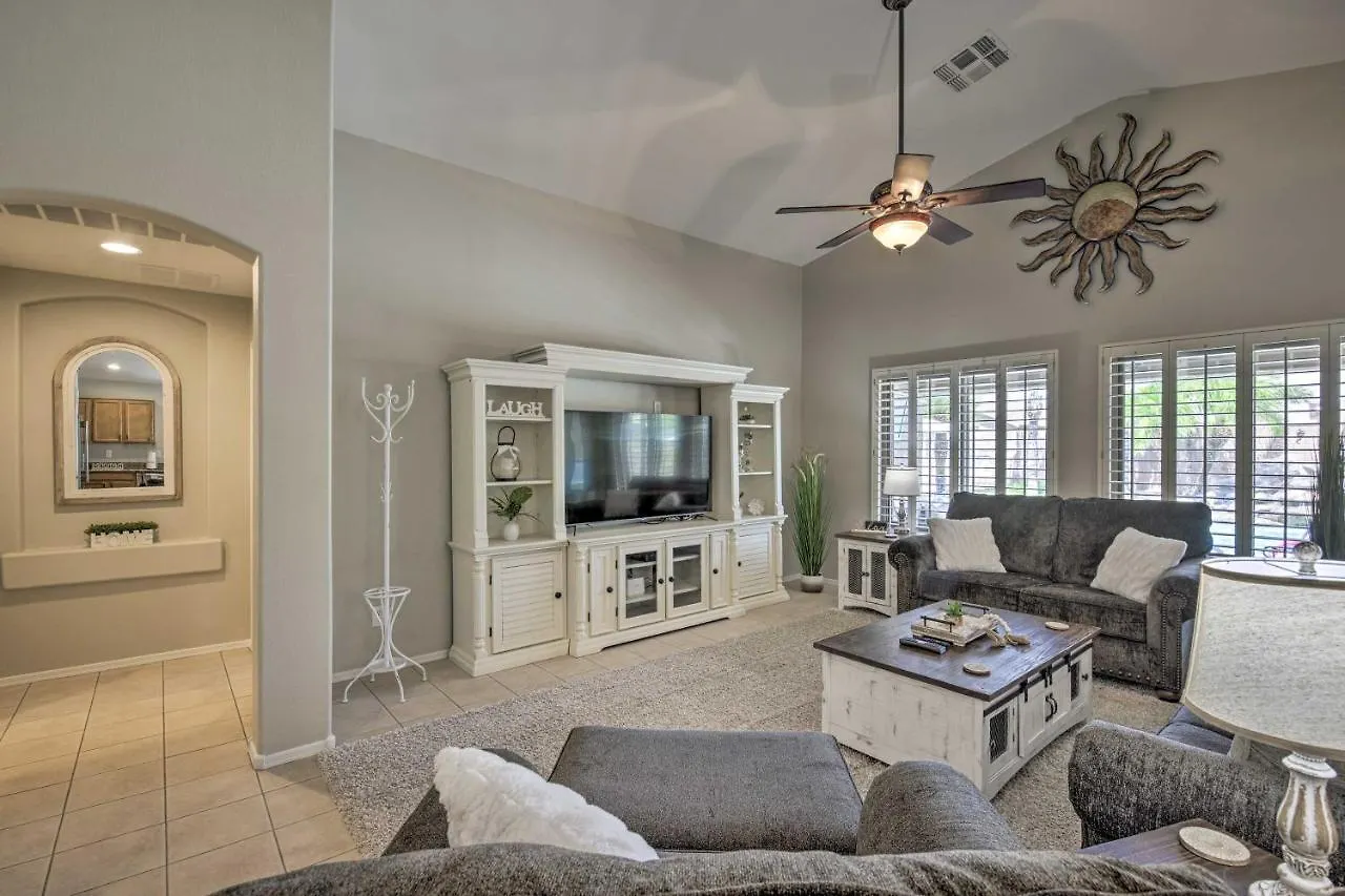 Mesa Oasis Desert Getaway Pool, Hot Tub, Patio! United States