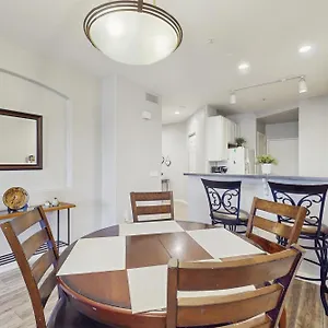 Superstition Springs Apartment